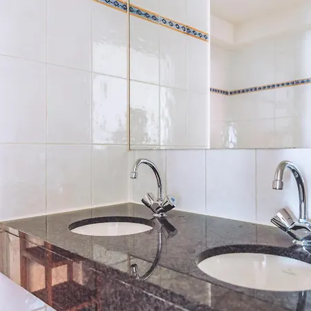 Pet Friendly In With House Sea View *